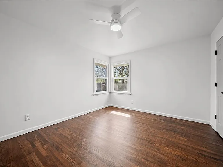 1034 W Boyd St — Photo 15
