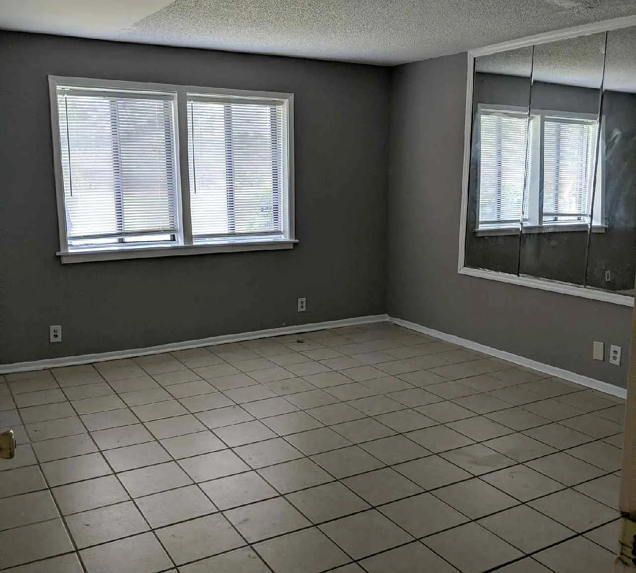 1079 Harold Drive - 1 — Photo 2