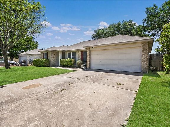 2nd image of 1702 Southcreek Dr