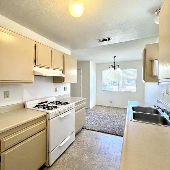 6816 Hemp Ct — Photo 6