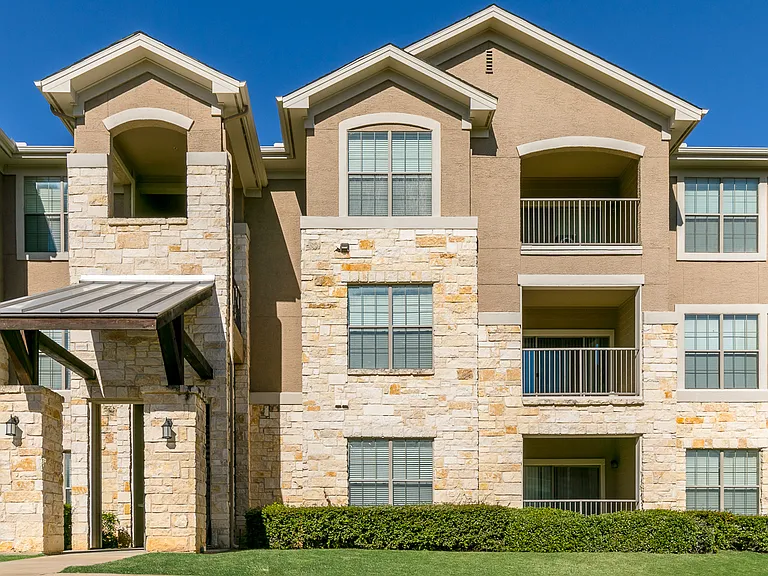 Dry Creek Ranch Apartments — Photo 13