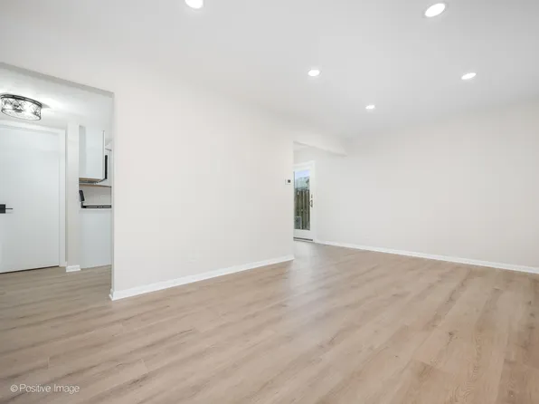 1959 Hancock Dr, Hoffman Estates, IL 60169