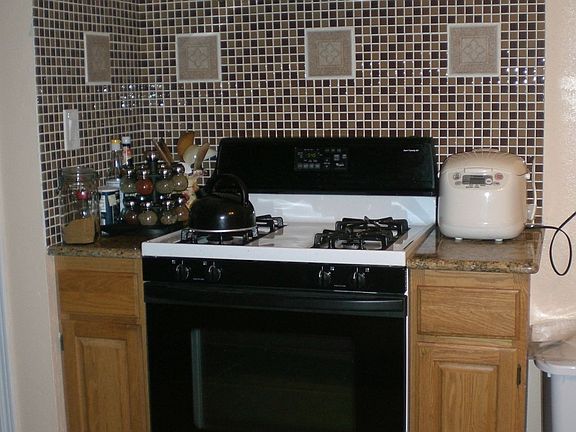 Kitchen (gas stove)