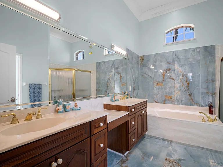 5024 SW 8th Pl — Photo 22