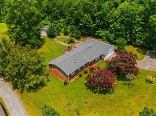 5300 Drake Rd, Greensboro, NC 27406