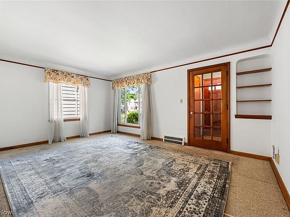 4th image of 26590 Forestview Ave