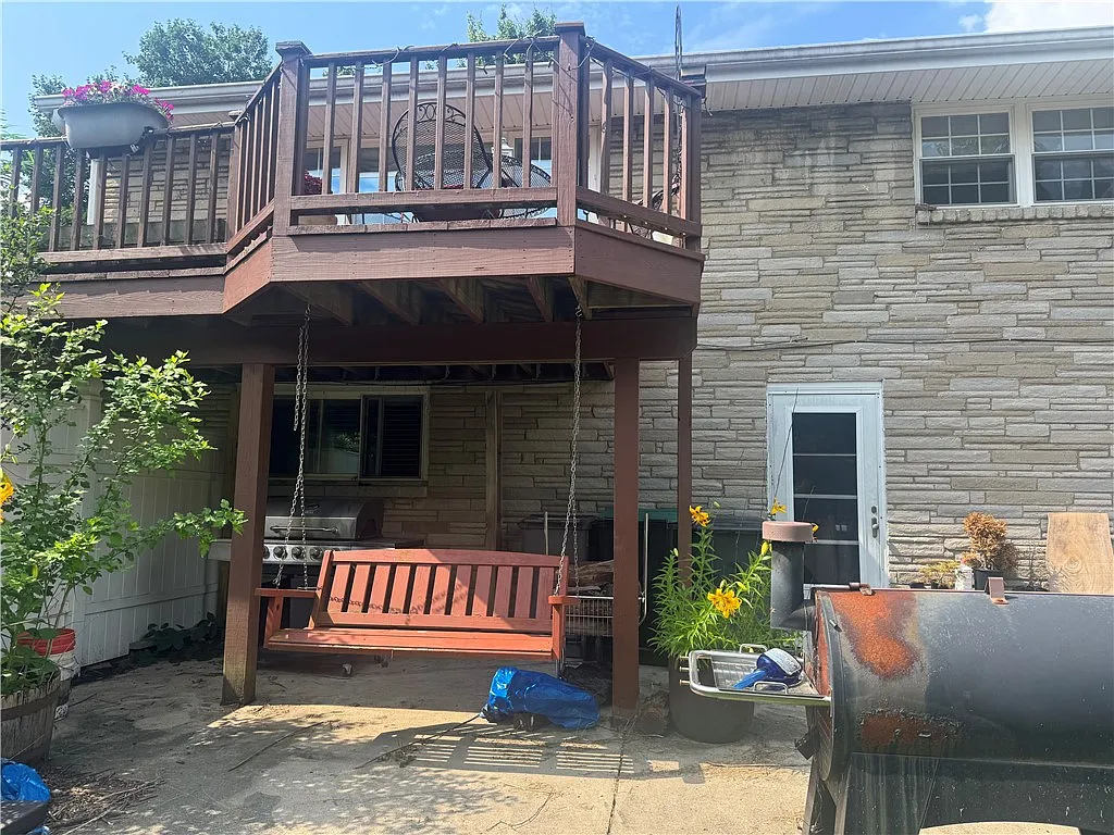 4 bed, 1376 sqft, $3,000 — Photo 2