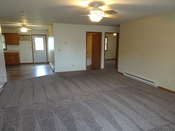 3rd image of 607 Washington St