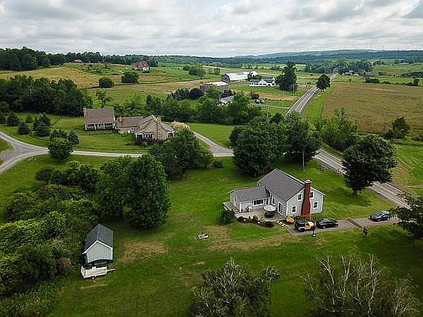 2nd image of 2657 Bingley Rd