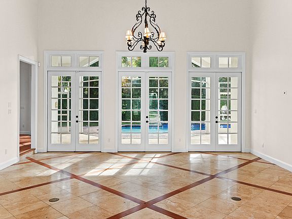 4th image of 519 Park North Ct