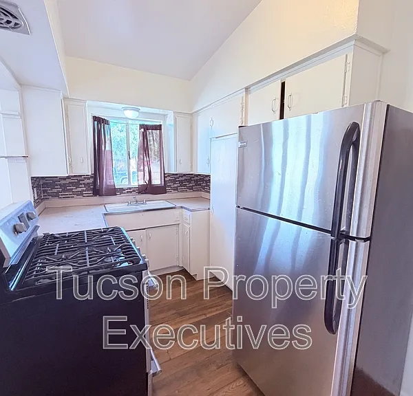 1603 N Highland Ave — Photo 2