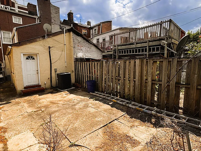 1714 E Pratt St — Photo 18
