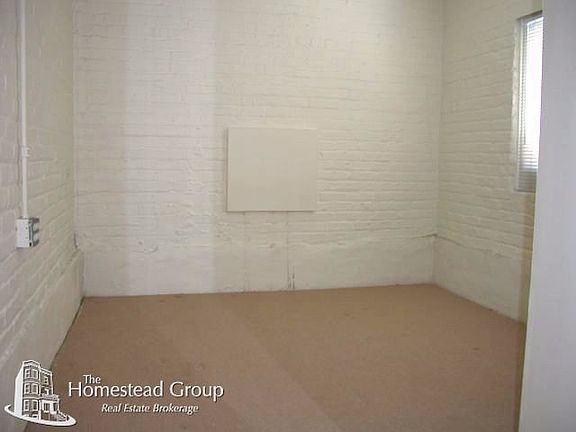 5th image of 2023 W Thomas St #Garden