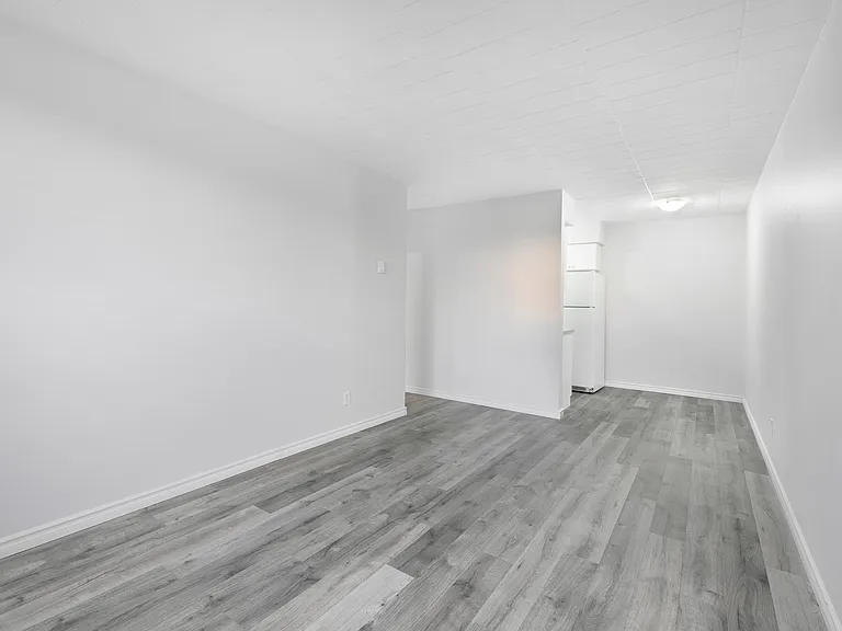 591 Wellington Ave #302 — Photo 8