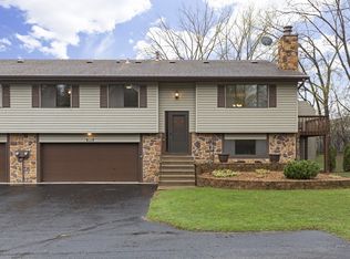 855 Martha Lake Ct, Shoreview, MN 55126