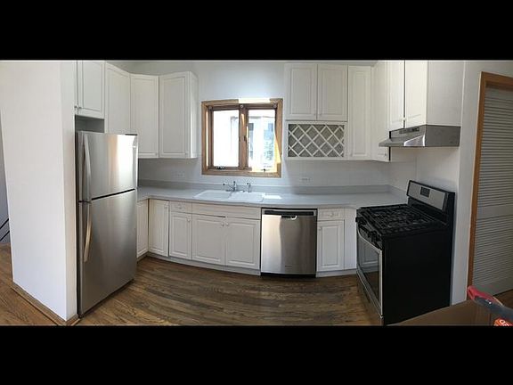 4th image of 817 N Milwaukee Ave APT 4