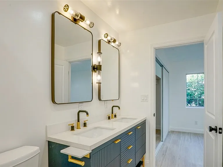 24306 Gilmore St — Photo 32