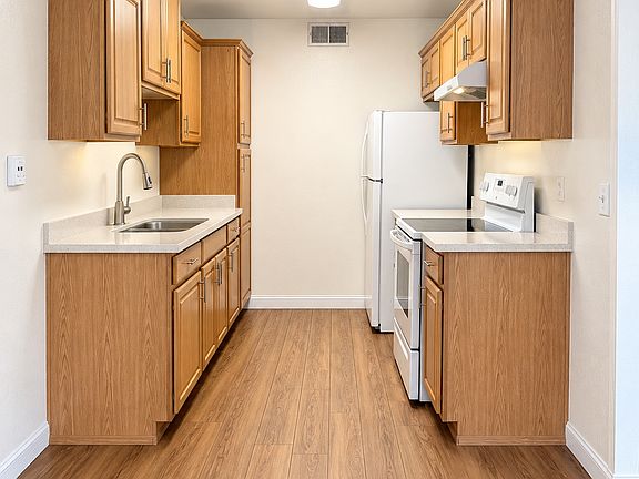 2nd image of 5562 Fox Sparrow Ct