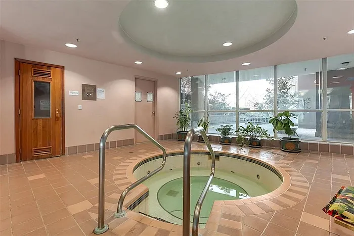 388 Drake St — Photo 27