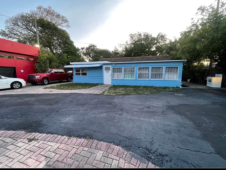 1905 Florida St #1905