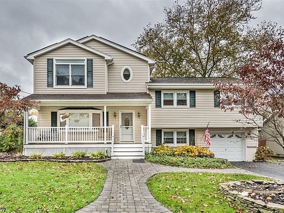 2nd image of 157 Vivian Ave
