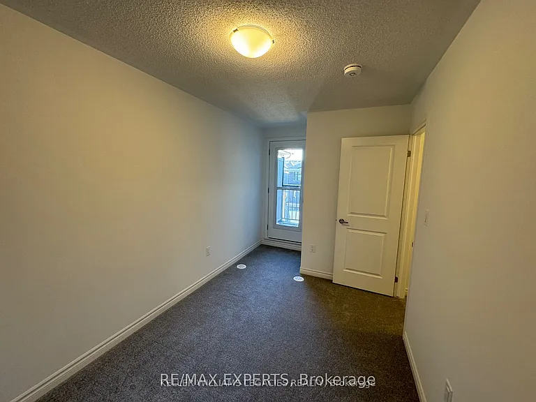 181 Keppel Cir — Photo 12