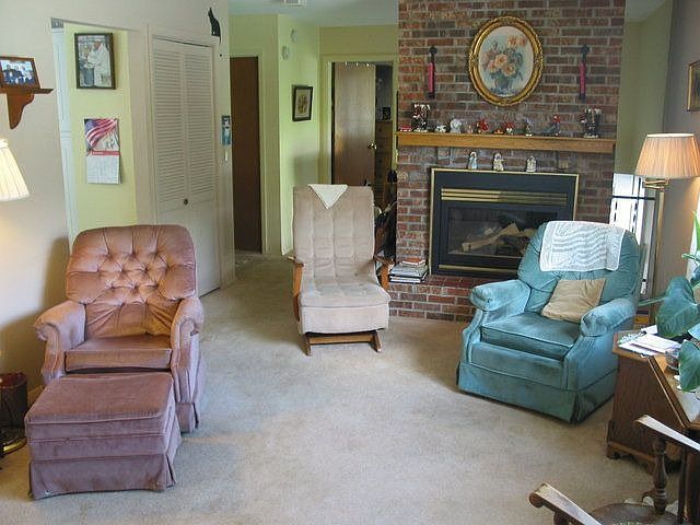 2nd image of 370 Sherwood Dr