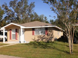 2824 Reunion Dr, Violet, LA 70092