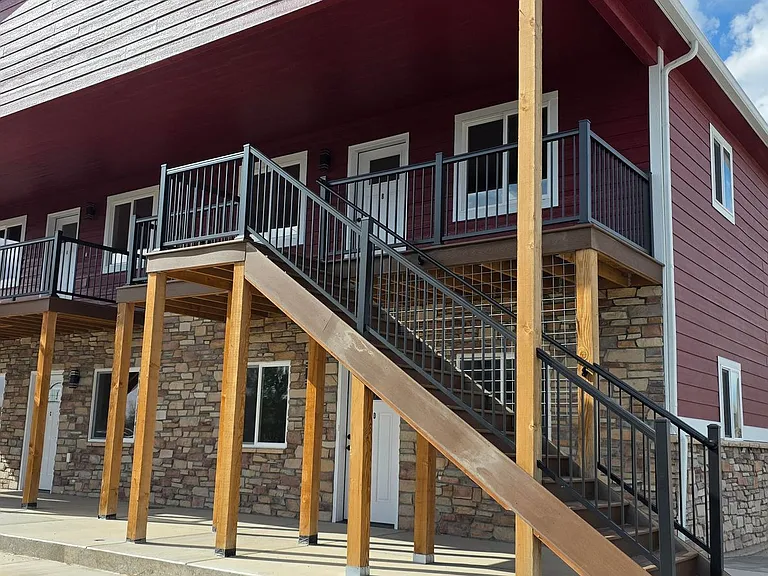 1018 Center Dr — Photo 3