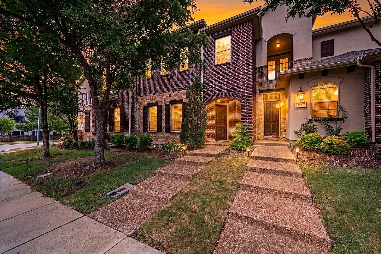 3 bed, 2.5 bath, 2271 sqft, $2,800 — Photo 1