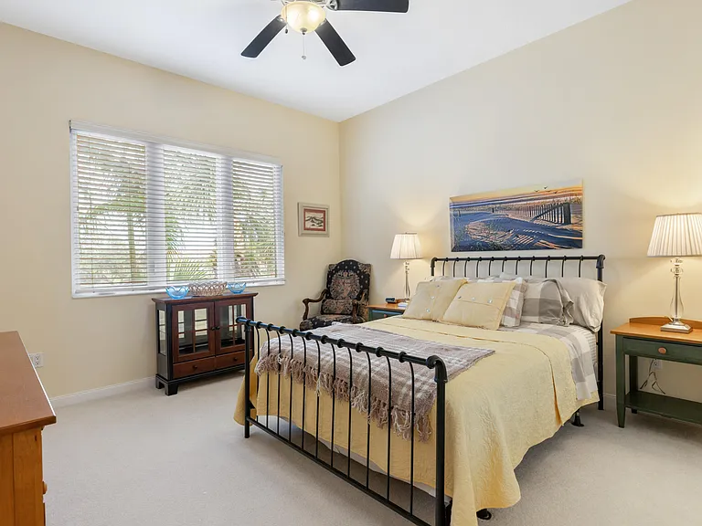 33 Harbour Isle Dr #201 — Photo 12