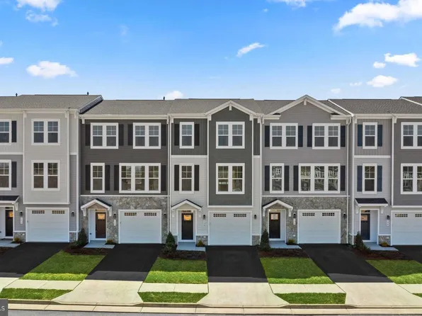 134 Leather Flower Dr, White Post, VA 22663