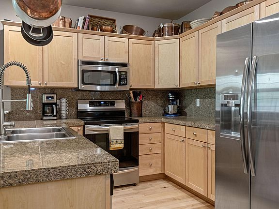 5th image of 720 N Hindeman St