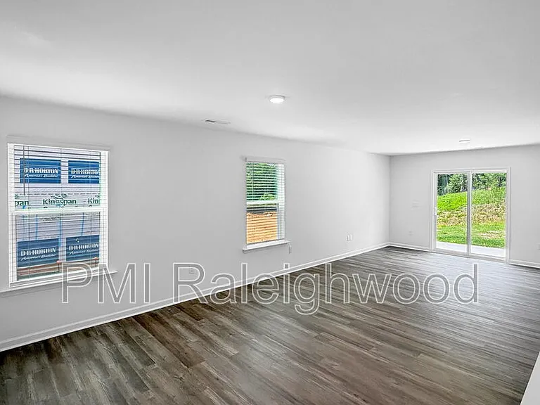 286 Palm Dr — Photo 10