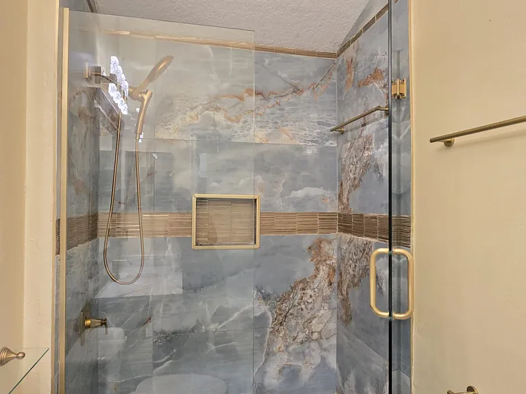 5025 Foxcroft Ct — Photo 25