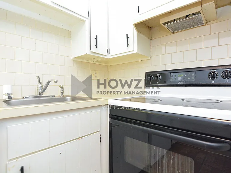 215 Winter St #4J — Photo 3