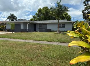 688 Gershwin Dr, Largo, FL 33771