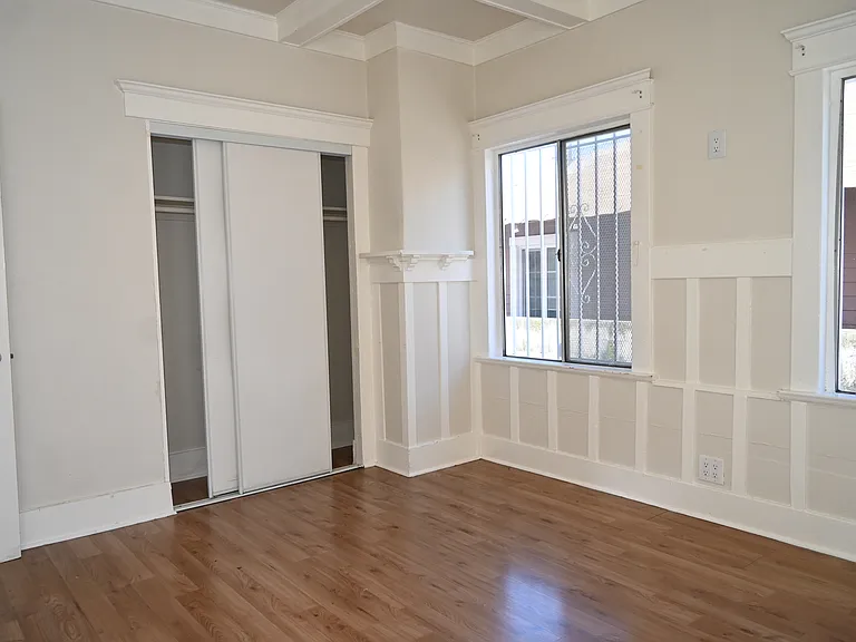 603 W 43rd Pl — Photo 11