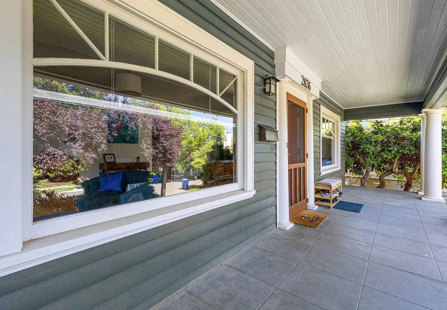 4 bed, 2.0 bath, 3214 sqft, $4,845 — Photo 2