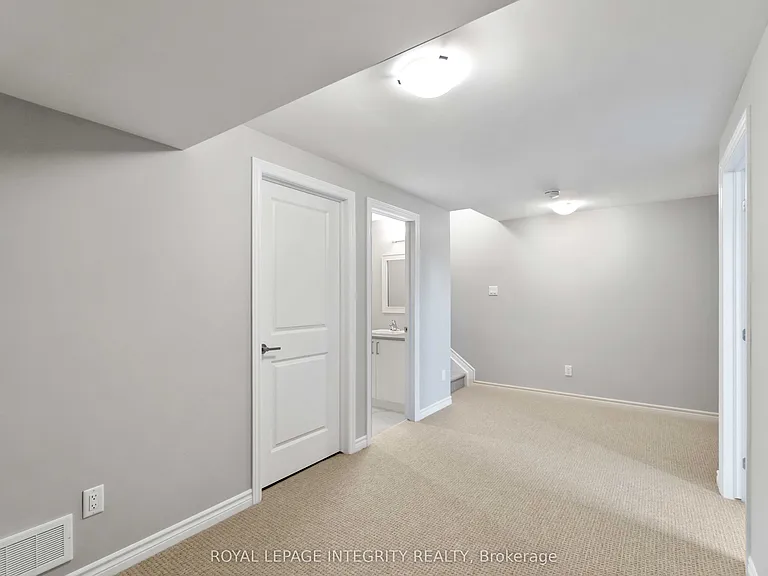 634 Fisher St — Photo 21