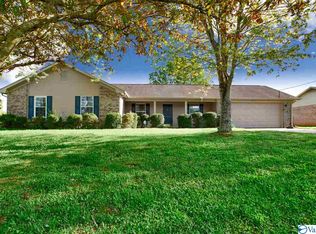 102 Gardencove Cir, Huntsville, AL 35810