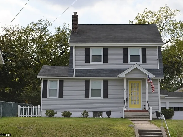 628 Central Ave — Photo 1