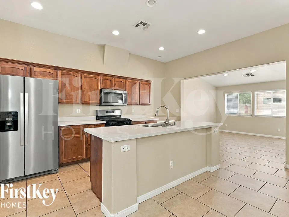 3327 Kaniksu Ct