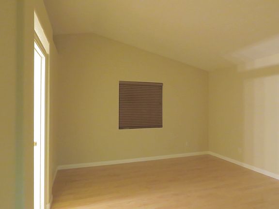 4th image of 1019 Menands Ave