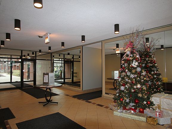 3rd image of 3041 S Michigan Ave Unit 305