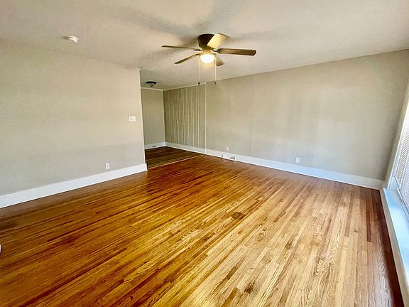3rd image of 2935 Burgess Dr