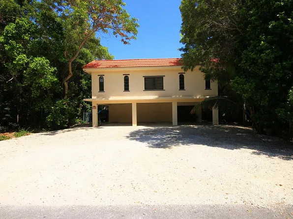 126 Pueblo St, Plantation Key, FL 33036