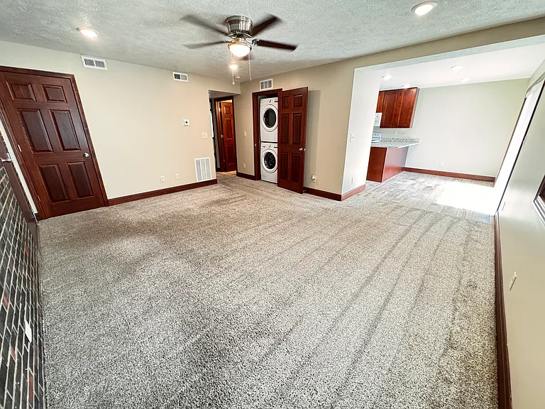 4402 S 27th St #6 — Photo 7