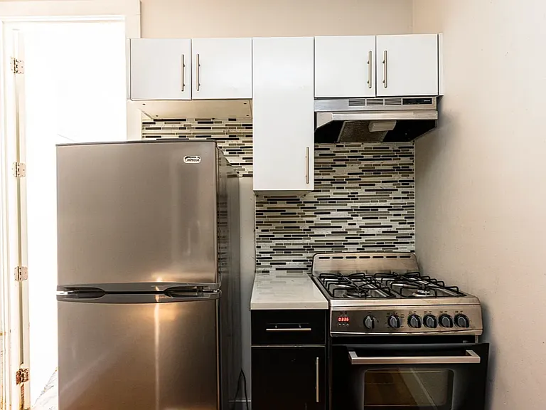 909 Saint Johns Pl #1B — Photo 9