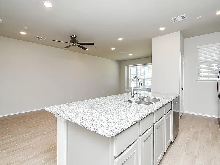 2910 Scanlan Mdw #18 — Photo 9